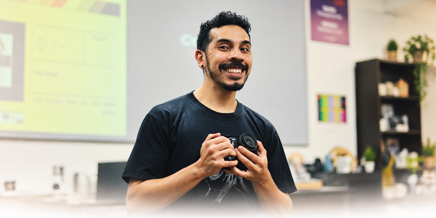 Professor dos cursos de Filmmaker e foto e vídeo com celular